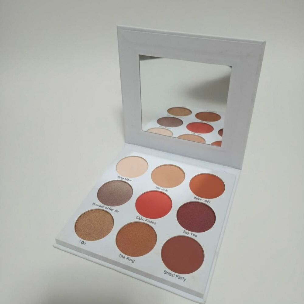 Give Them Lala Beauty  Eyeshadow Palette